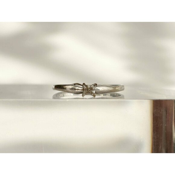 Dainty Minimalist Solitaire 925 Sterling Silver Vintage Ring - sz 9 - Picture 12 of 14